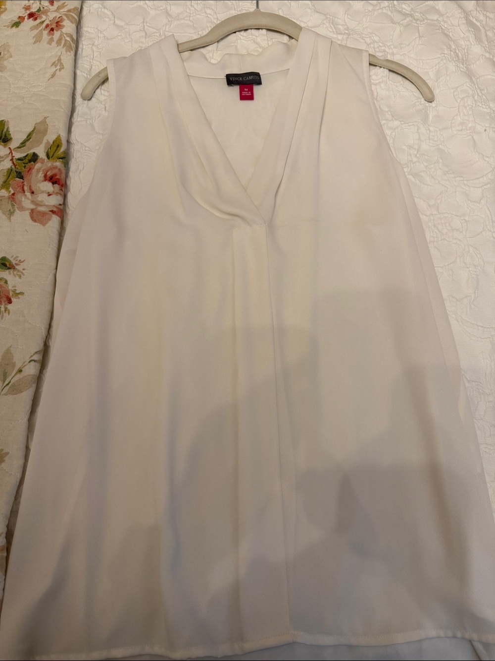 Vince Camuto Cream Sleeveless Drape V-Neck Top